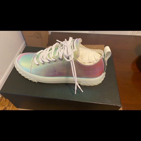 Designer shoes new in a box - Picture 4 of 5